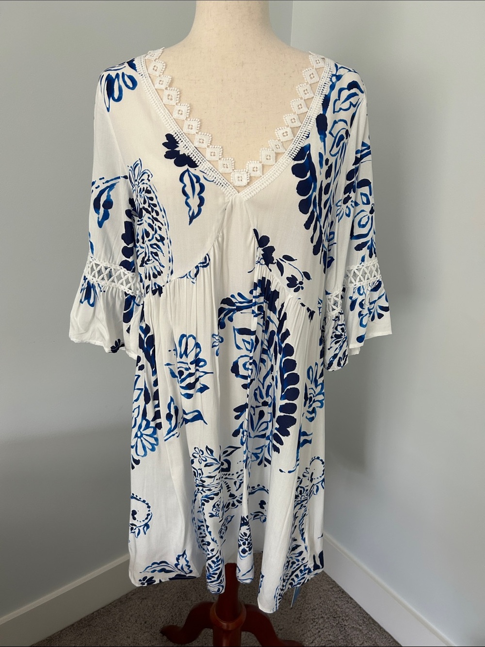 NWT Cupshe white and Blue Dress
